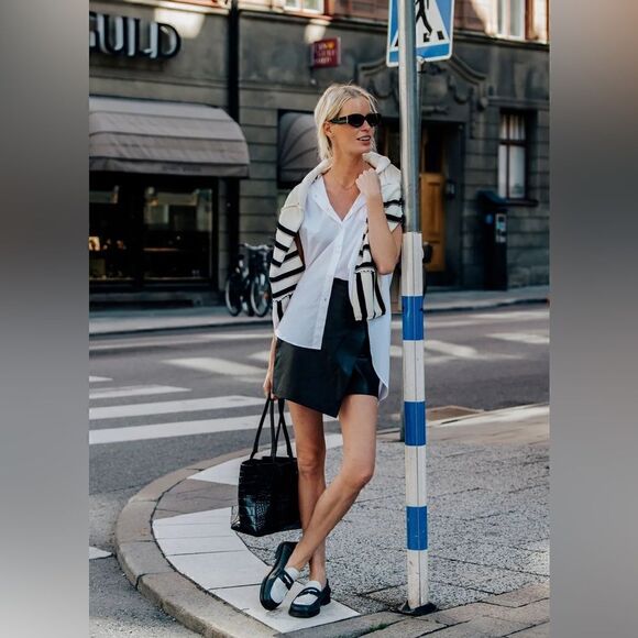 Styles in Black and White!  See at my live show. - Picture 2 of 16